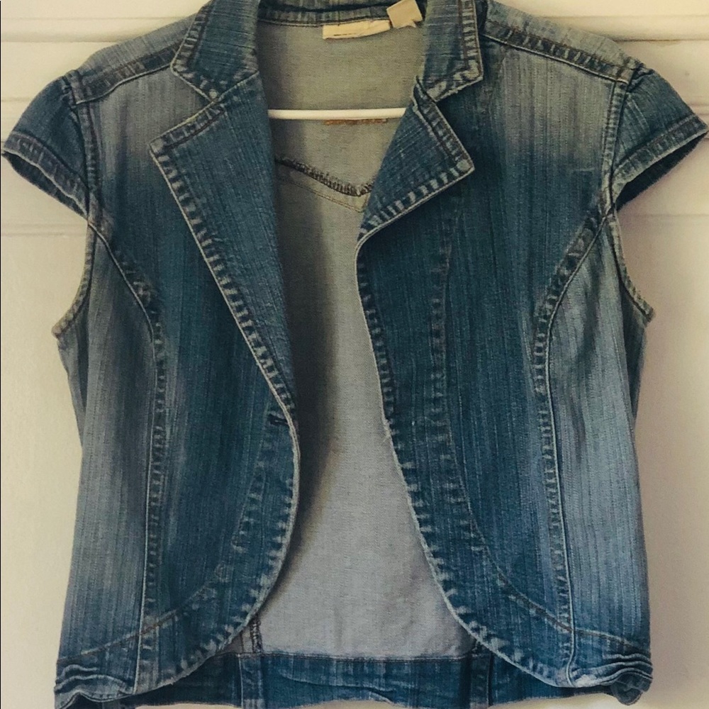 DKNY jean short sleeve jean jacket